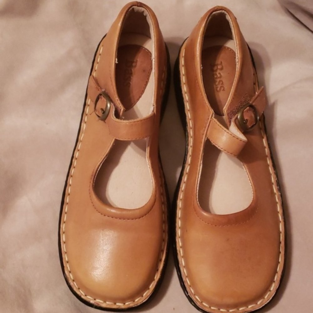 BASS ANNA SZ 4M TAN STRAP TOP-STITCH